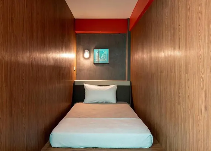 Hostel Buri *