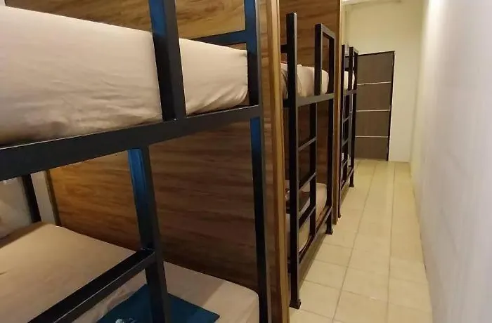 Hostel Buri *